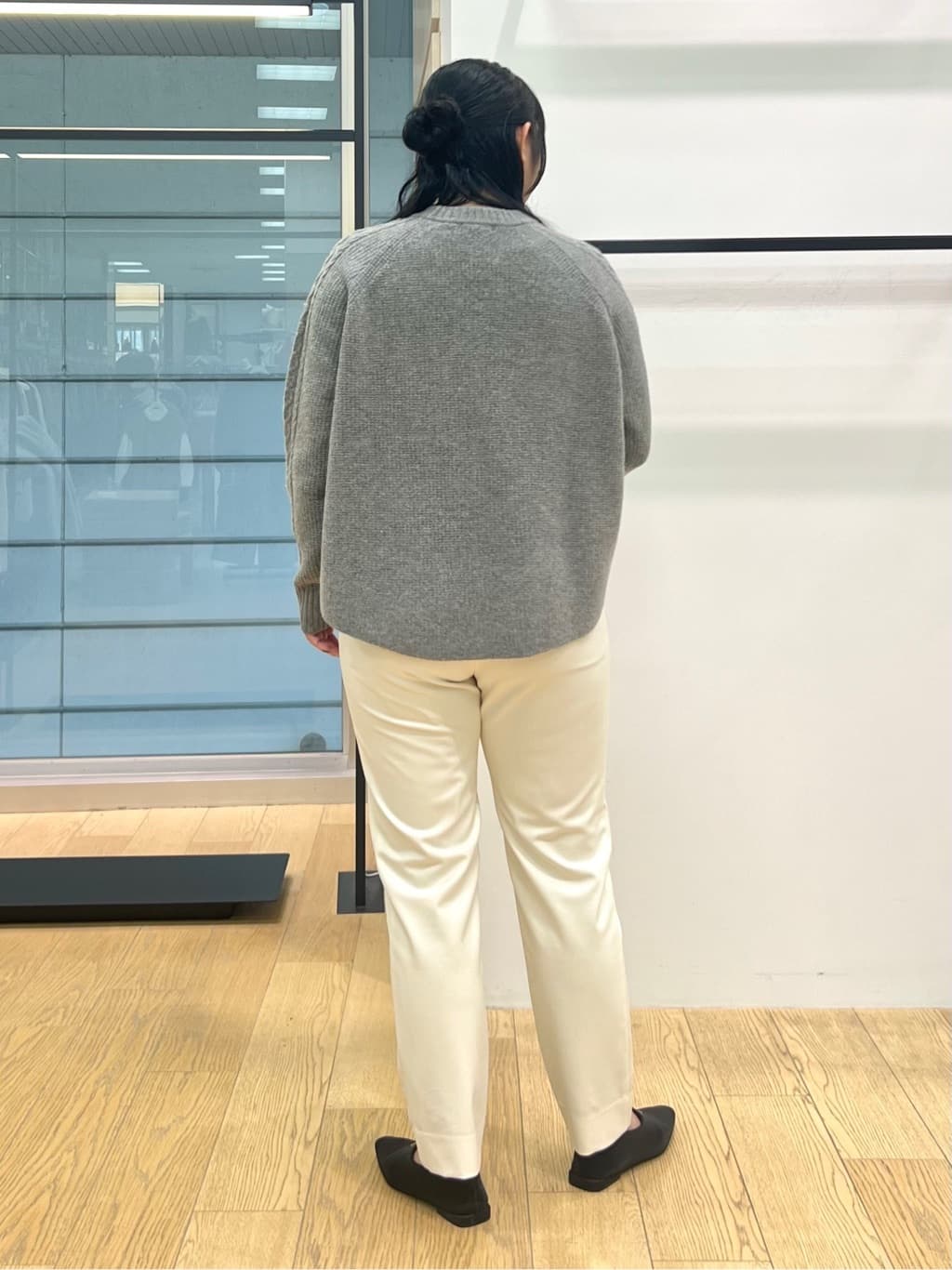 shimaさんの「INDIVI｜【洗える】ケーブルデザイン ラウンドヘムニット」を使ったコーディネート