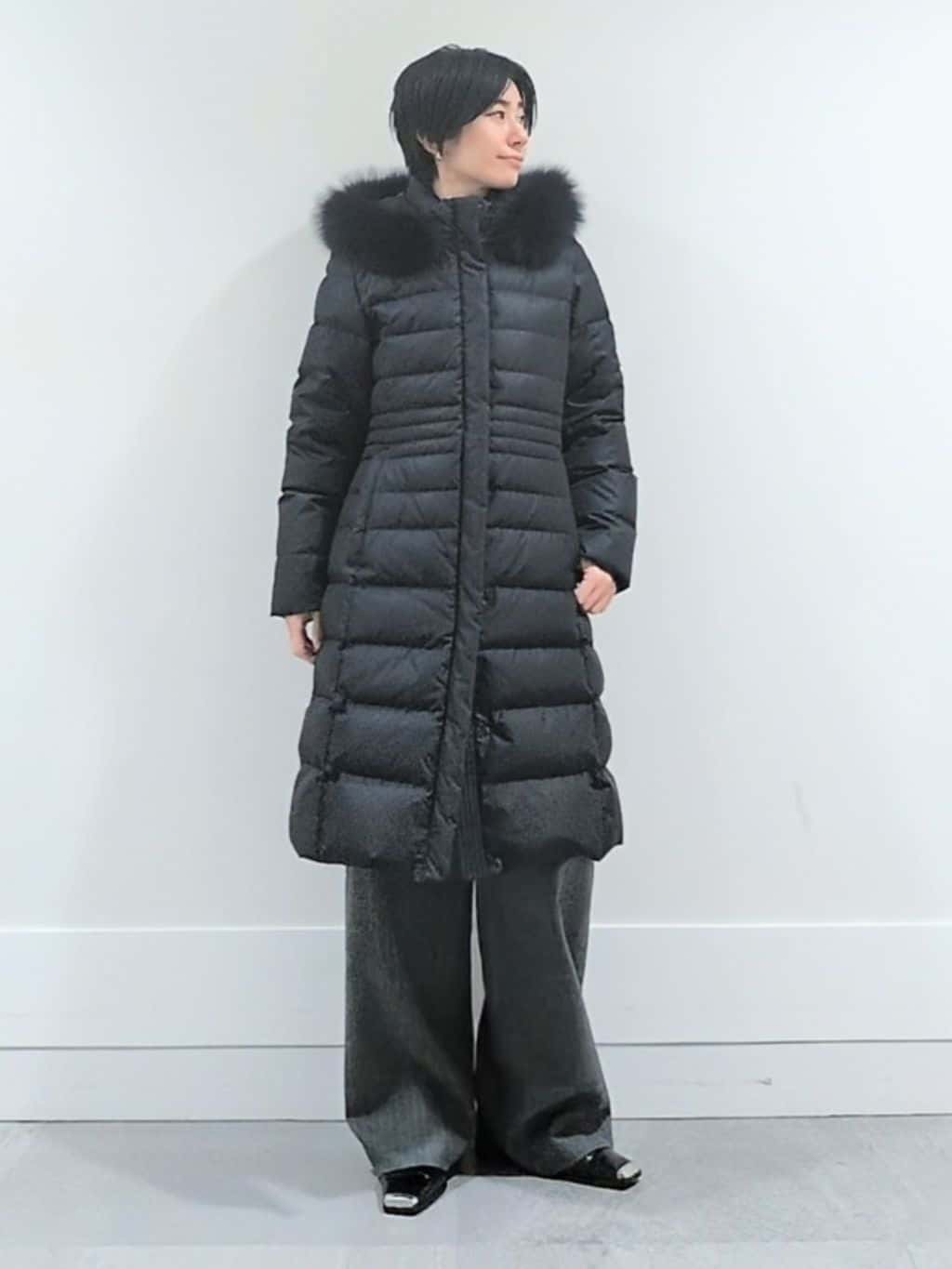 ミズタさんの「UNTITLED｜【はっ水機能/フード取り外し可/防寒】ロングダウンコート」を使ったコーディネート