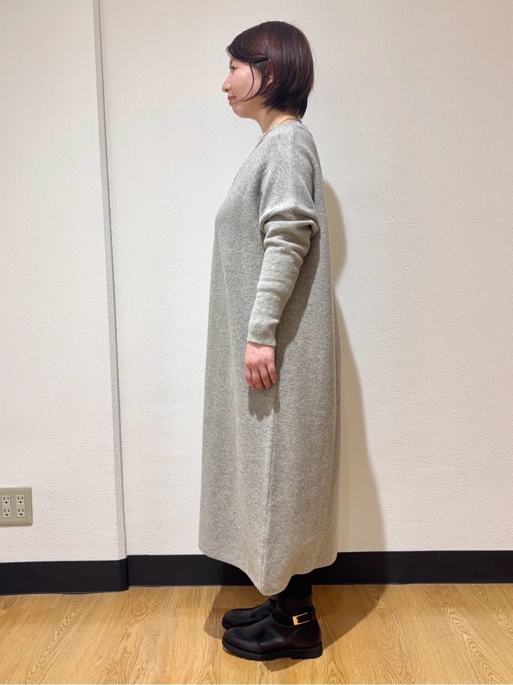 MIKIKOさんの「UNTITLED｜【ロング丈/ゆったりシルエット】テントライン ニットワンピース」を使ったコーディネート