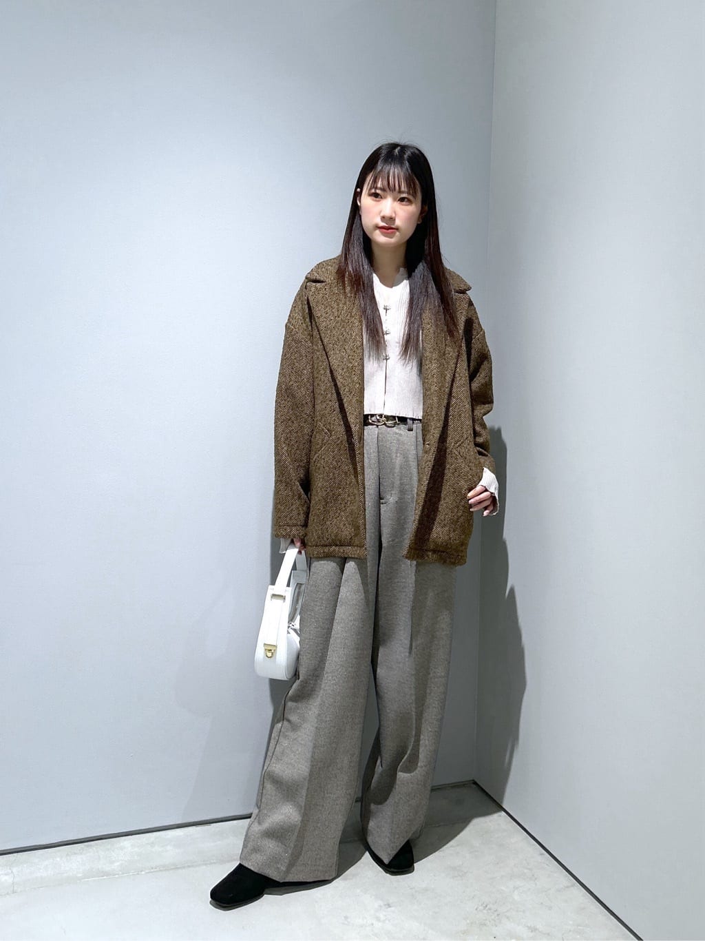 Renoさんの「INDIVI｜クロップドリブホックカーディガン」を使ったコーディネート