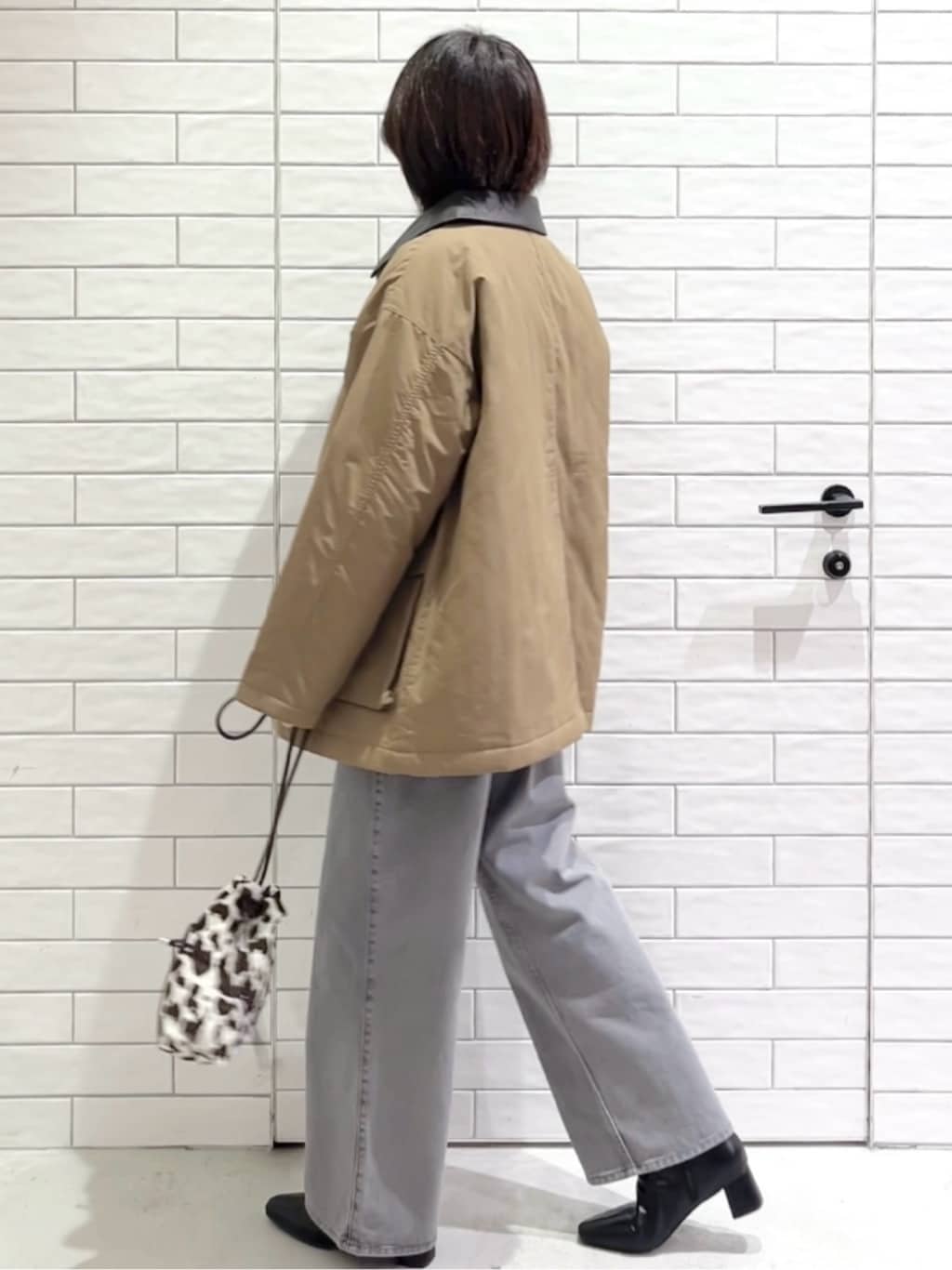 しおりさんの「OPAQUE.CLIP｜《CLASSY掲載》ステンカラー中綿コート【洗濯機OK】」を使ったコーディネート