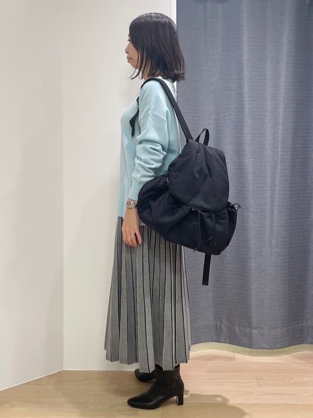 Mikoさんの「INDIVI｜【洗える／カシミヤ混】ボトルネック ドルマンスリーブニット」を使ったコーディネート
