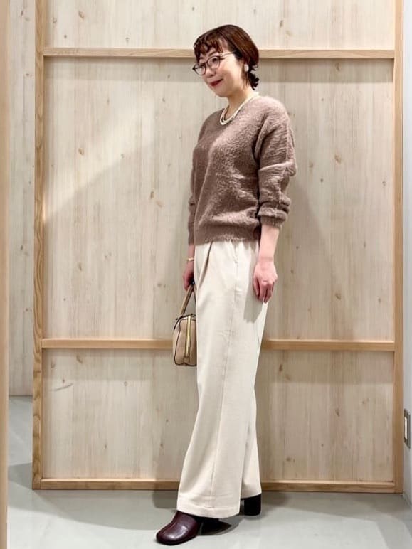 nakoさんの「THE SHOP TK｜【華やかで柔らか】ふわふわフェザーニット/洗える・前後2WAY」を使ったコーディネート