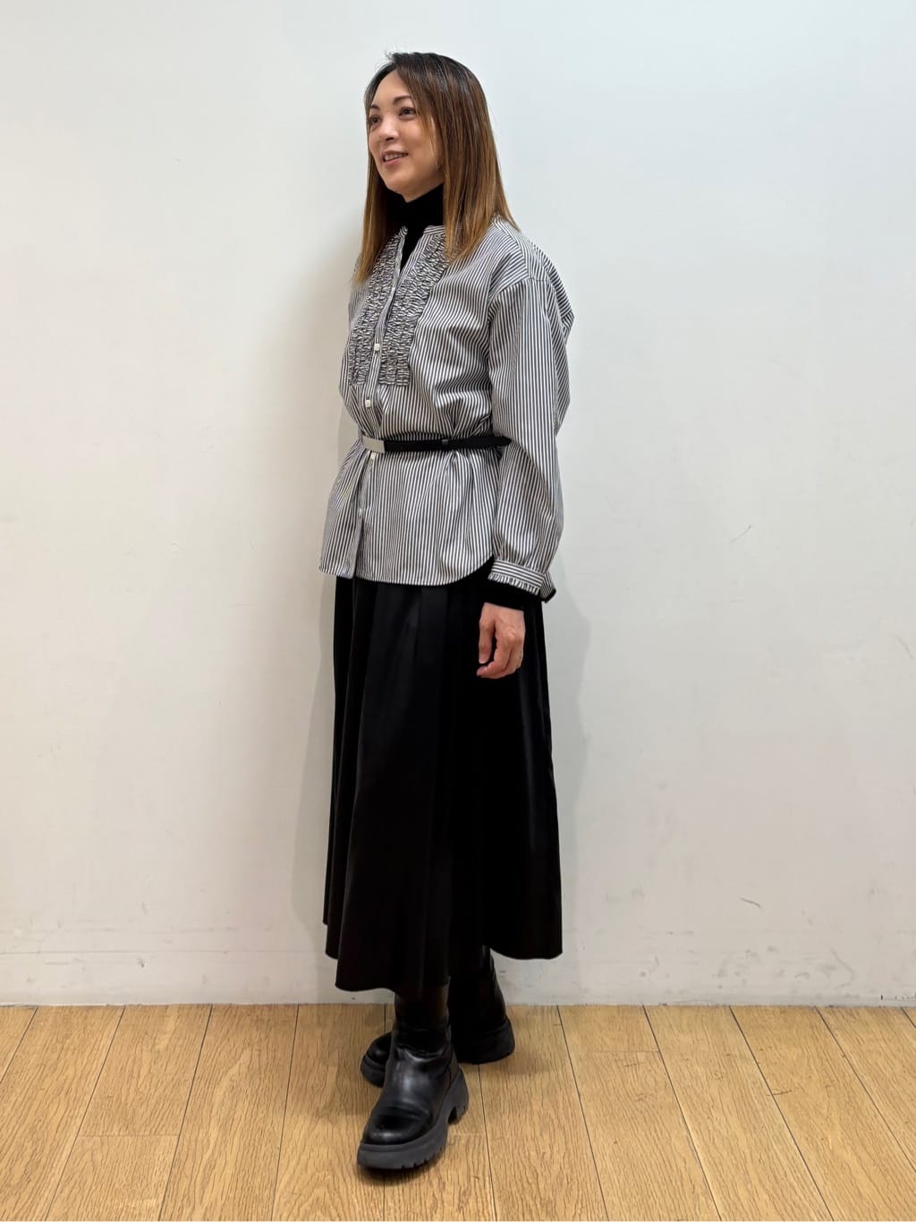 mikkoさんの「INDIVI｜【洗える】胸元タックフリル長袖ブラウス」を使ったコーディネート