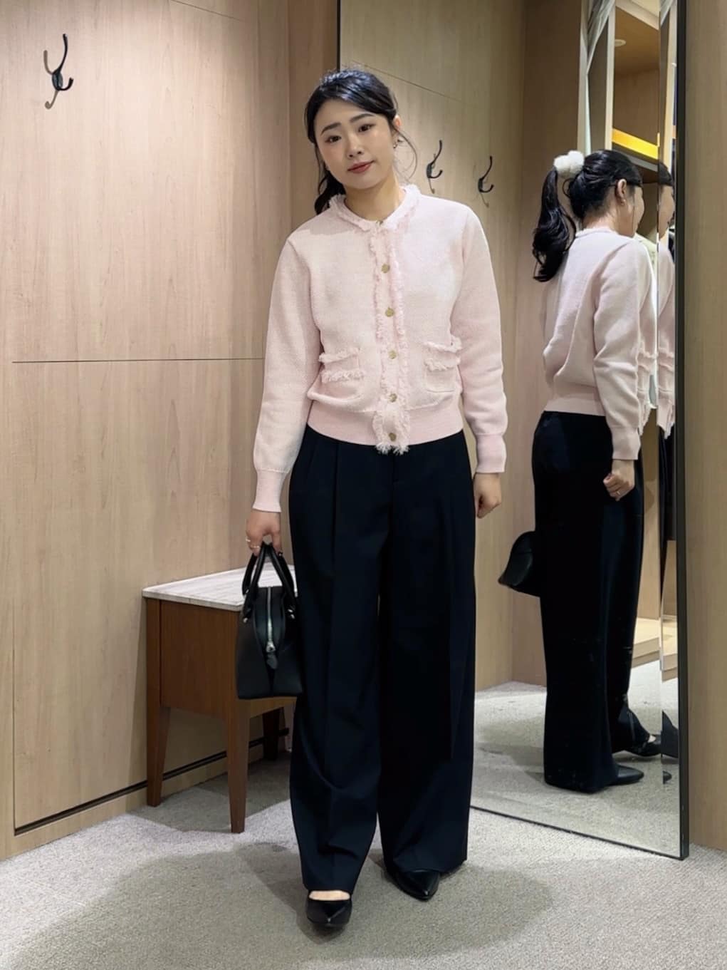 しょんさんの「UNTITLED｜【洗える/ウエスト後ろゴム】ウール混　タックワイドパンツ」を使ったコーディネート