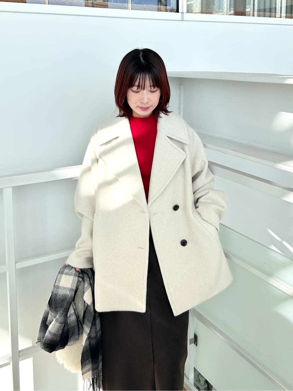 RINAさんの「OPAQUE.CLIP｜カシミヤブレンドウールミドルピーコート」を使ったコーディネート