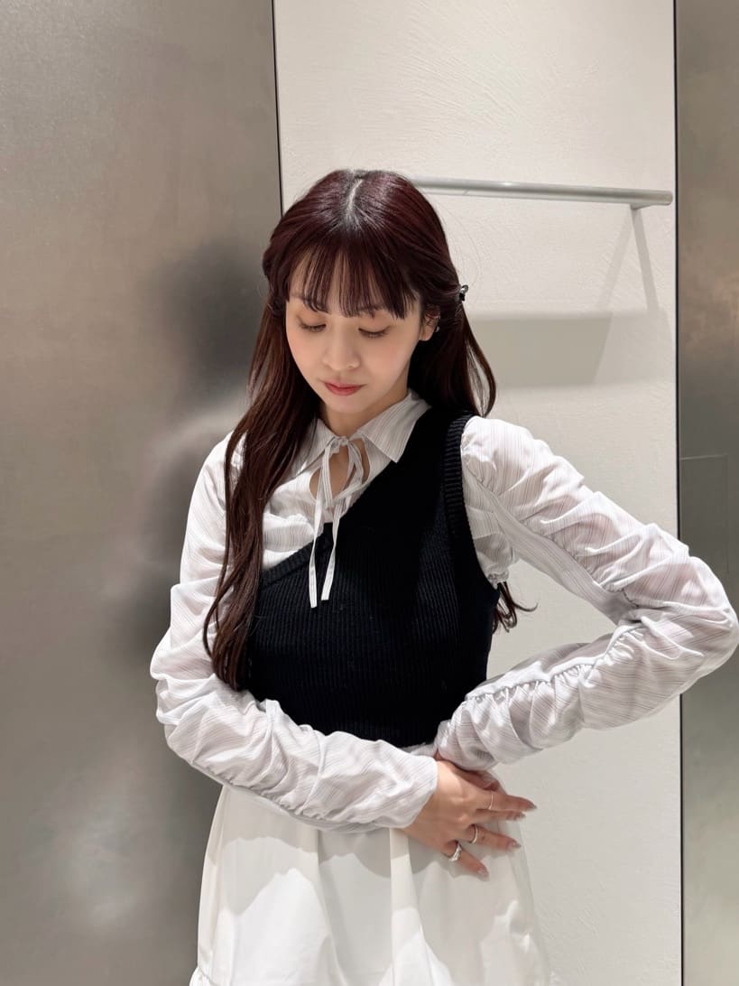 kanamiさんの「CODE A｜asymmetry knit vest」を使ったコーディネート