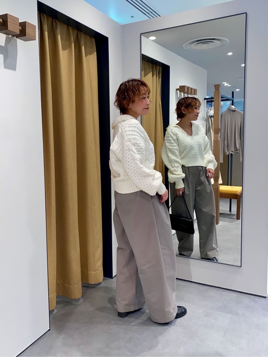 mari_831さんの「INDIVI｜チノシャンプレータックパンツ」を使ったコーディネート