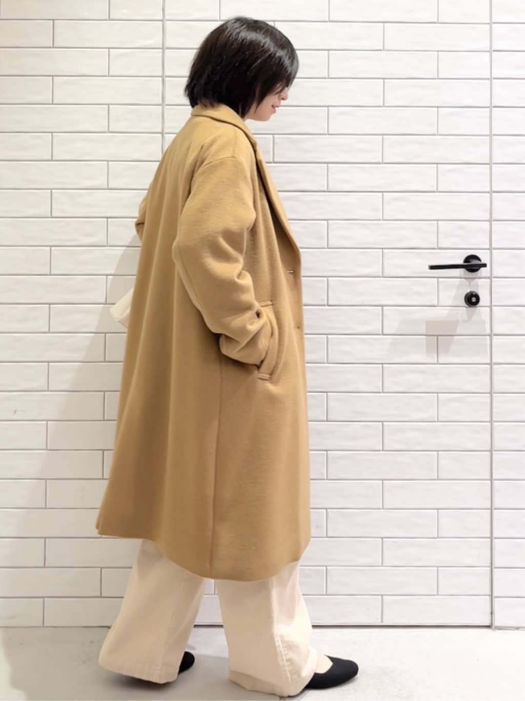 しおりさんの「OPAQUE.CLIP｜カシミヤブレンドウールチェスターコート」を使ったコーディネート