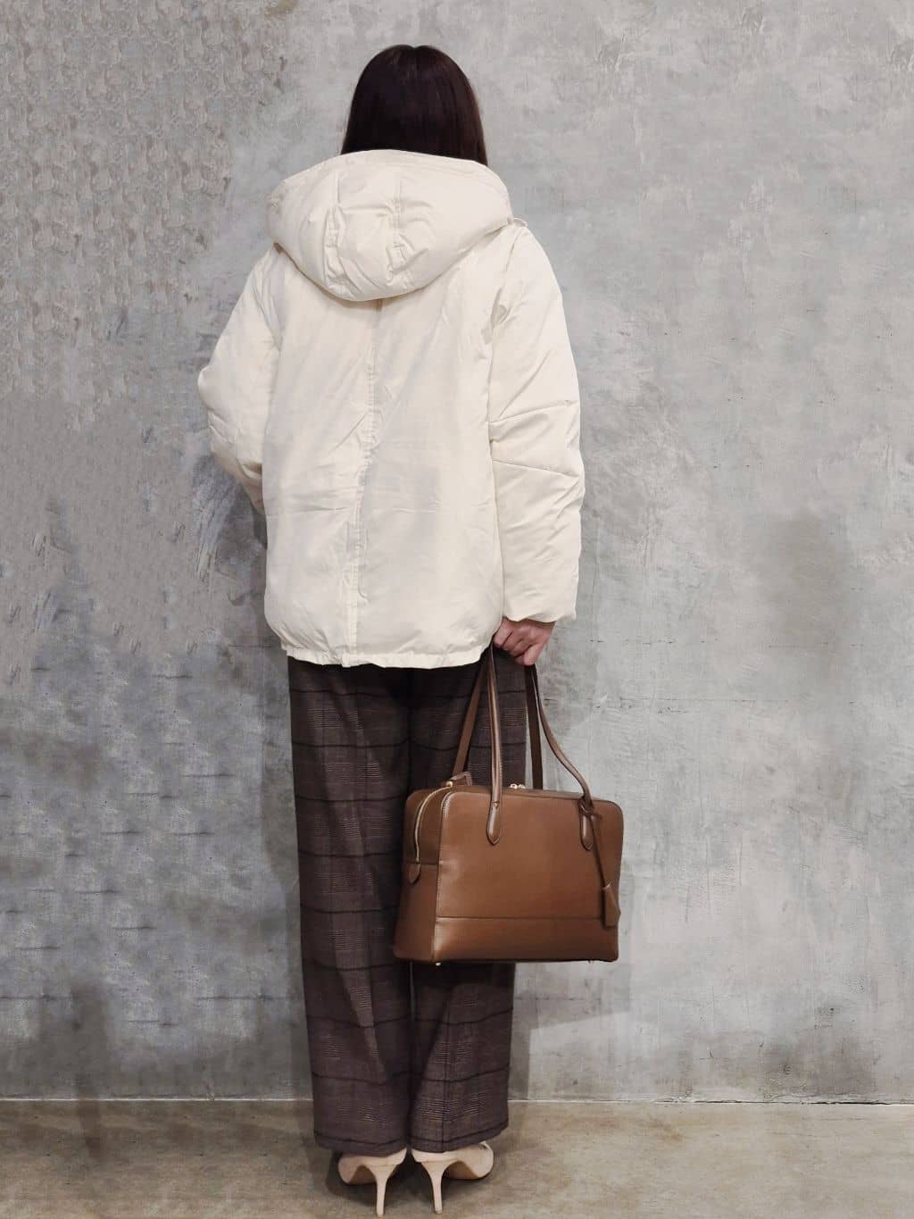 ひさえさんの「THE SHOP TK｜【インしないで着られる】金ボタン ハイネックニット/毛玉になりにくい/静電気防止/洗濯機OK」を使ったコーディネート