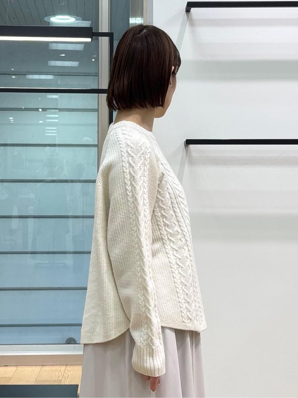 asamiさんの「INDIVI｜【洗える】ケーブルデザイン ラウンドヘムニット」を使ったコーディネート