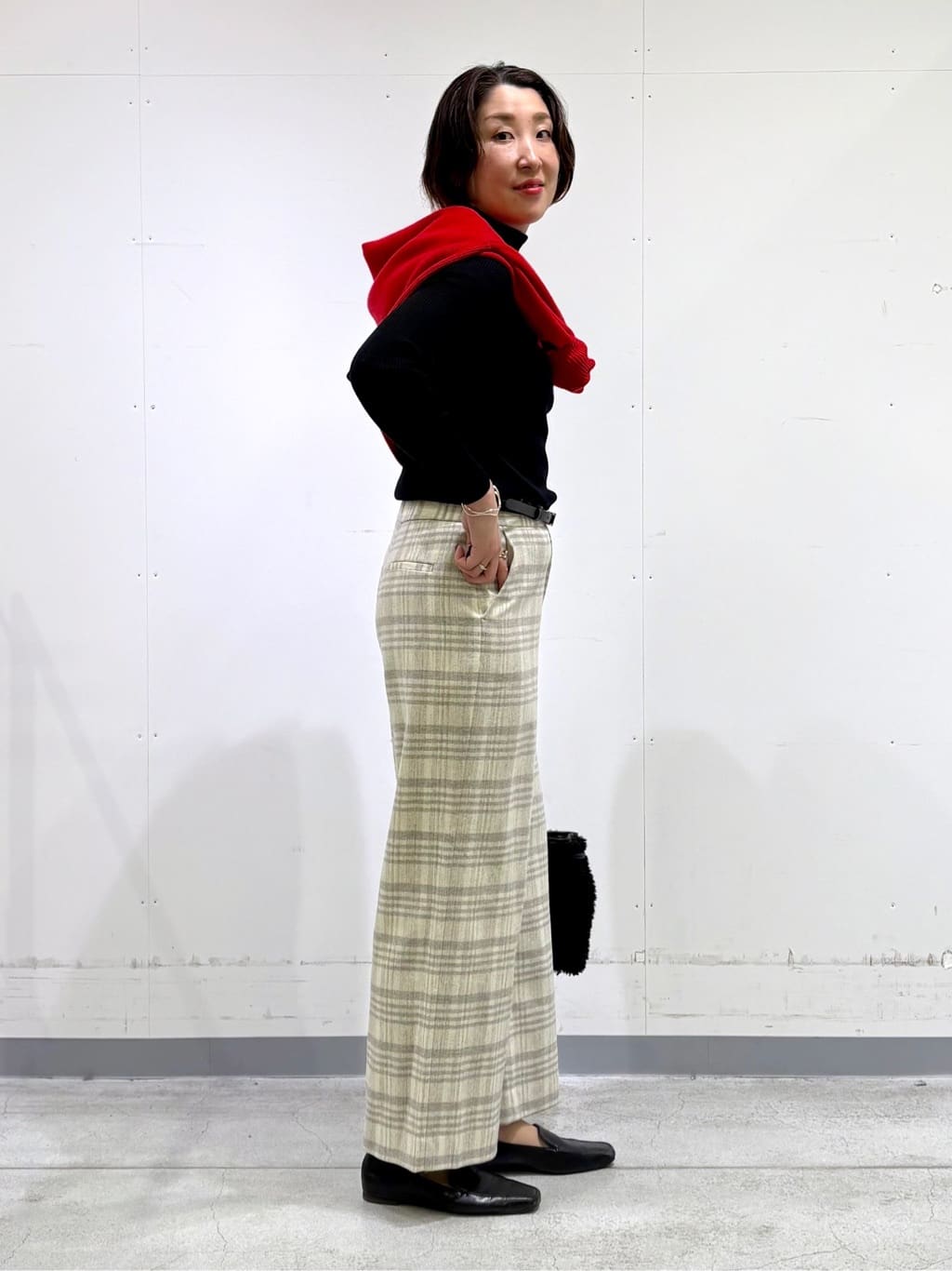 yuriさんの「INDIVI｜【洗える／毛玉になりにくい】エクストラファインウール リブタートルニット」を使ったコーディネート
