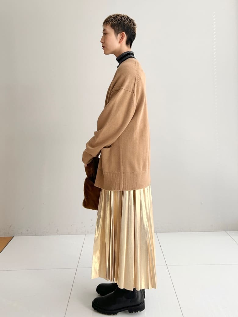 OCHIAIさんの「DRESSTERIOR｜シルクブレンドメリノウールリブプルオーバー」を使ったコーディネート
