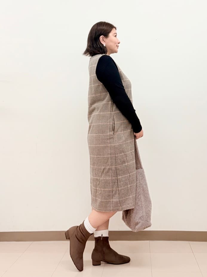 haruさんの「SHOO･LA･RUE｜【2点セット/洗濯機可】時短でコーデが決まる ジャンドレ+リブインナー」を使ったコーディネート