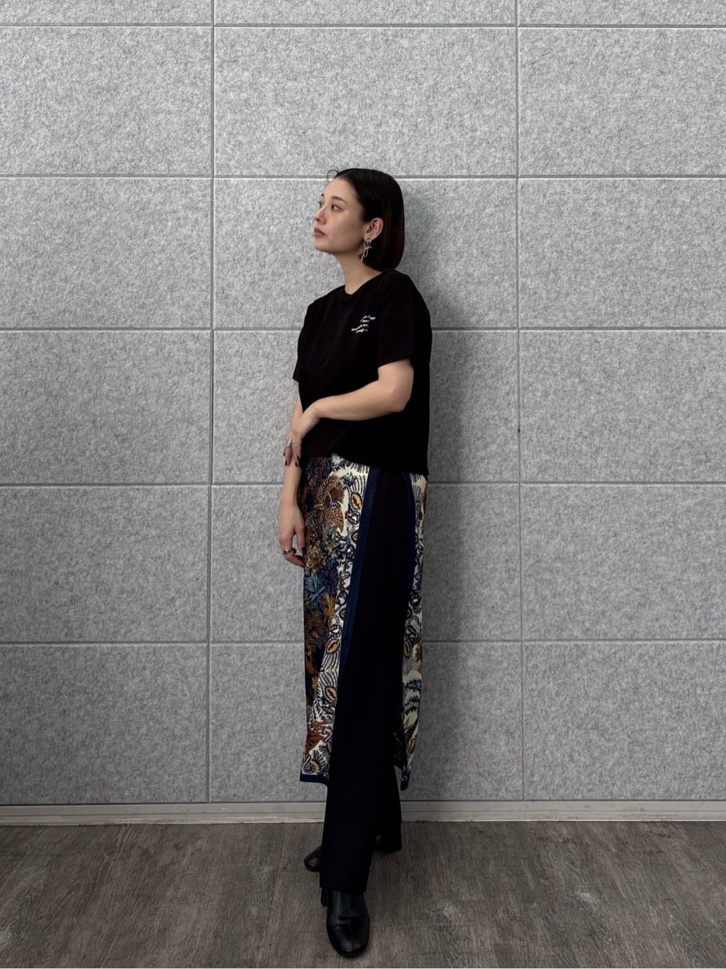 ayanoさんの「INDIVI｜クルーネック刺繍Tシャツ」を使ったコーディネート