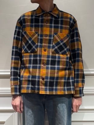 橋本さんの「DRESSTERIOR｜◆【Safari5月号掲載】10．6oz コンフォートワイドデニムパンツ」を使ったコーディネート