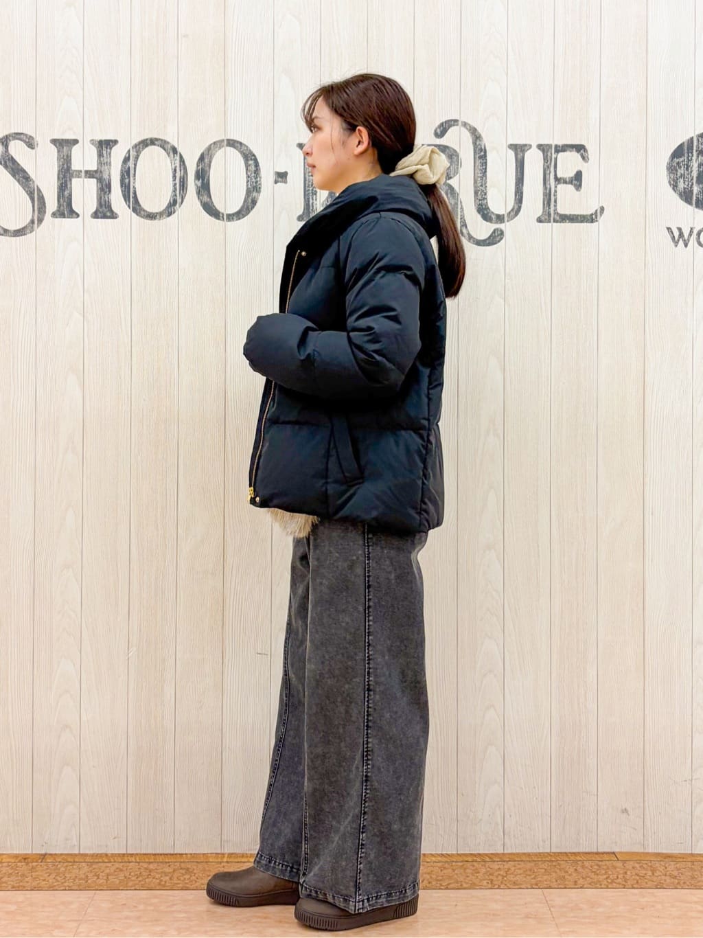 Nakaさんの「SHOO･LA･RUE｜【撥水/洗える】ショートフーディーダウン」を使ったコーディネート