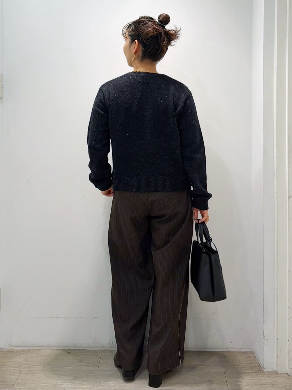 sumicaさんの「OPAQUE.CLIP｜金ボタンラメニットカーディガン【洗濯機OK】」を使ったコーディネート