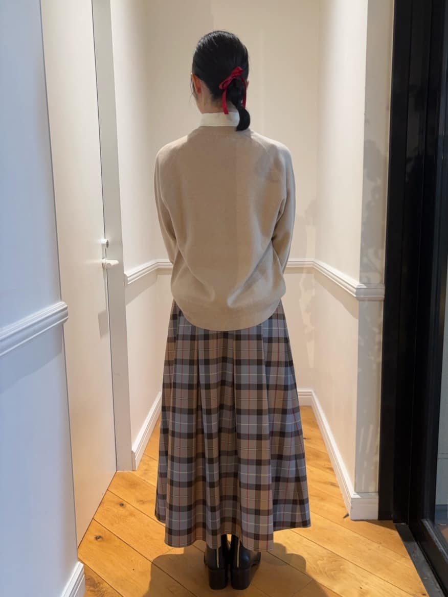 pupiさんの「DRESSTERIOR｜【インナー使いに最適/しっとり暖かな吸湿発熱素材】タートルネックプルオーバー」を使ったコーディネート