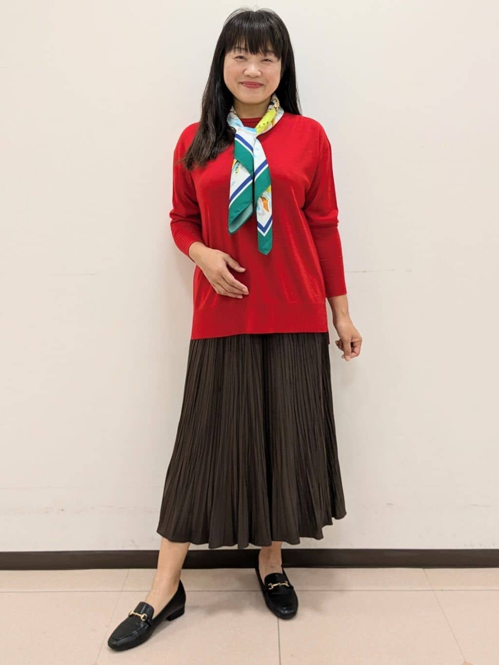 ともさんの「UNTITLED｜【洗える/はっ水/後ろウエストゴム】ストレッチ2タックワイドパンツ」を使ったコーディネート