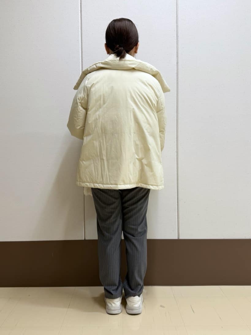 Rikoさんの「INDIVI｜【撥水／洗える／デザイン衿】ステッチレス ショートダウンコート」を使ったコーディネート