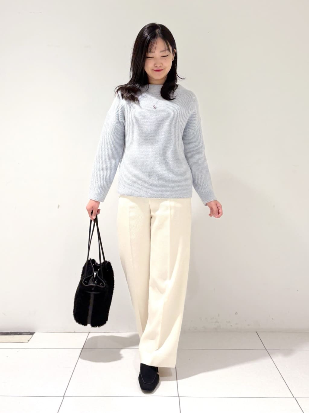 momokoさんの「INDIVI｜【洗える／大人ラメ】カラーMIXボトルネックニット」を使ったコーディネート
