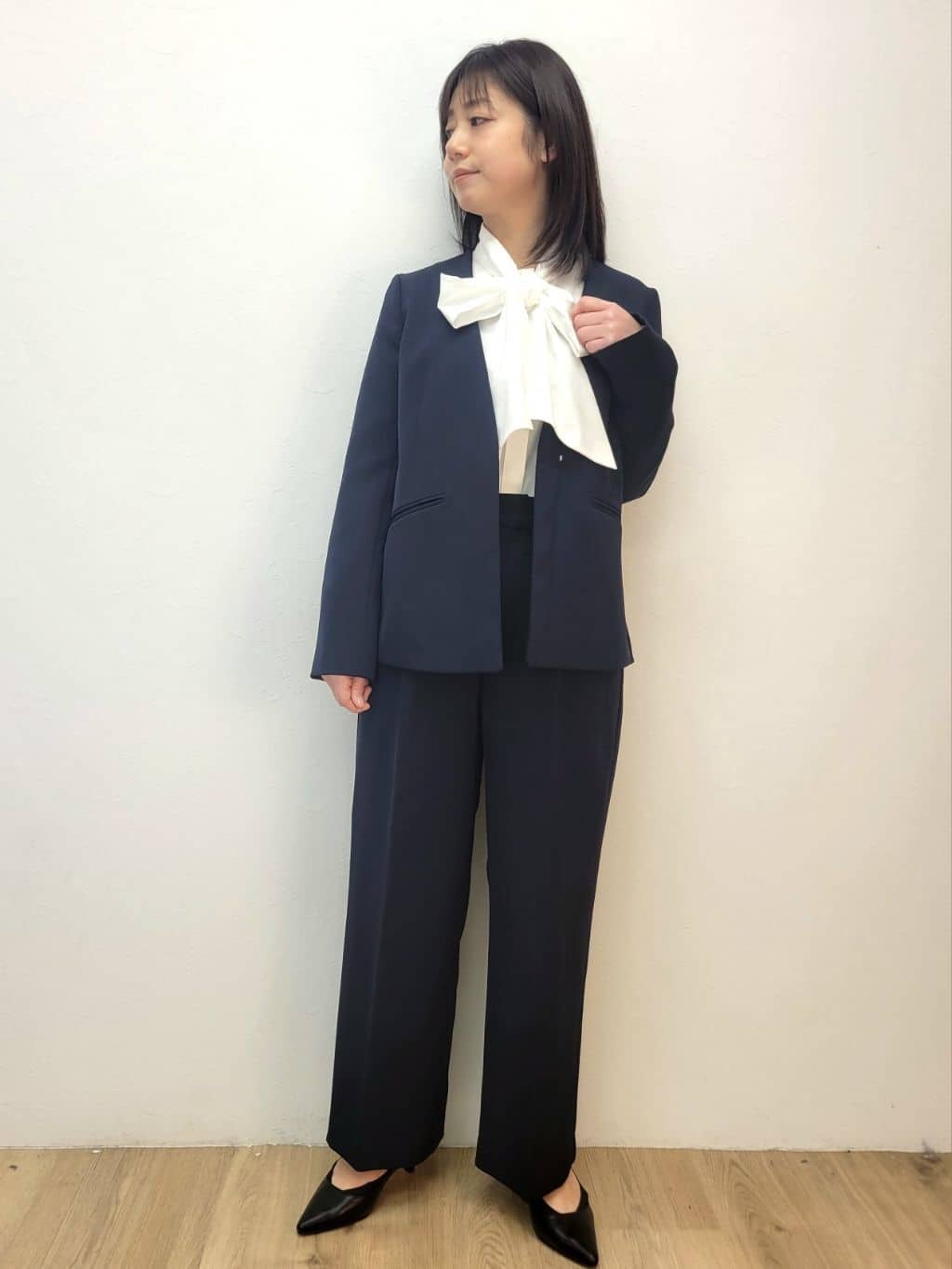 LISAさんの「OPAQUE.CLIP｜《通勤／セットアップ対応》 Vネックジャケット／ダブルクロス【洗濯機OK】」を使ったコーディネート