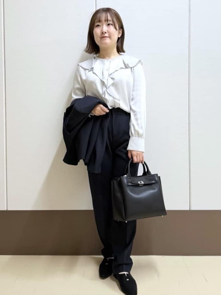 Rikoさんの「INDIVI｜【洗える】ラッフルサテンブラウス」を使ったコーディネート