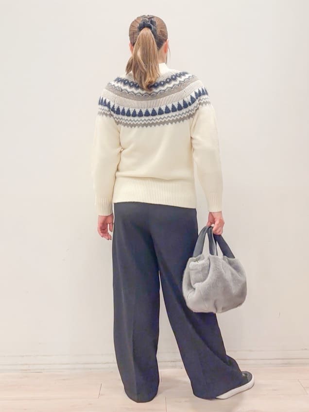 naoさんの「SHOO･LA･RUE｜【洗濯機可/S-LL】配色が大人かわいい　フェアアイル柄求心ニット」を使ったコーディネート