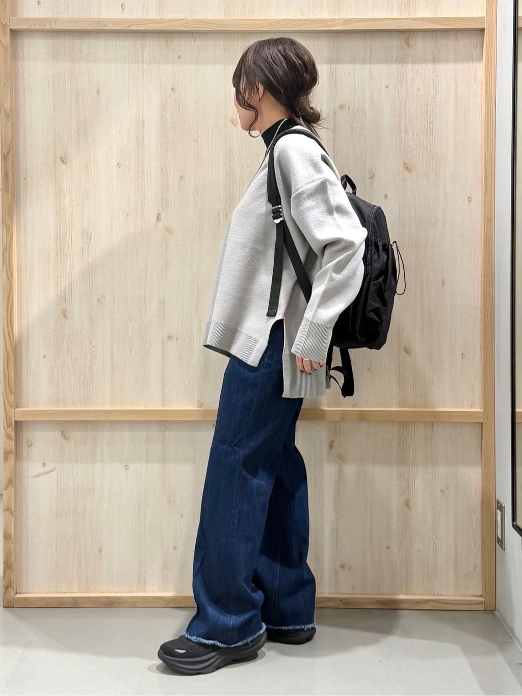 nanaさんの「THE SHOP TK｜【体型カバー】ゆったり サイドスリットニット」を使ったコーディネート