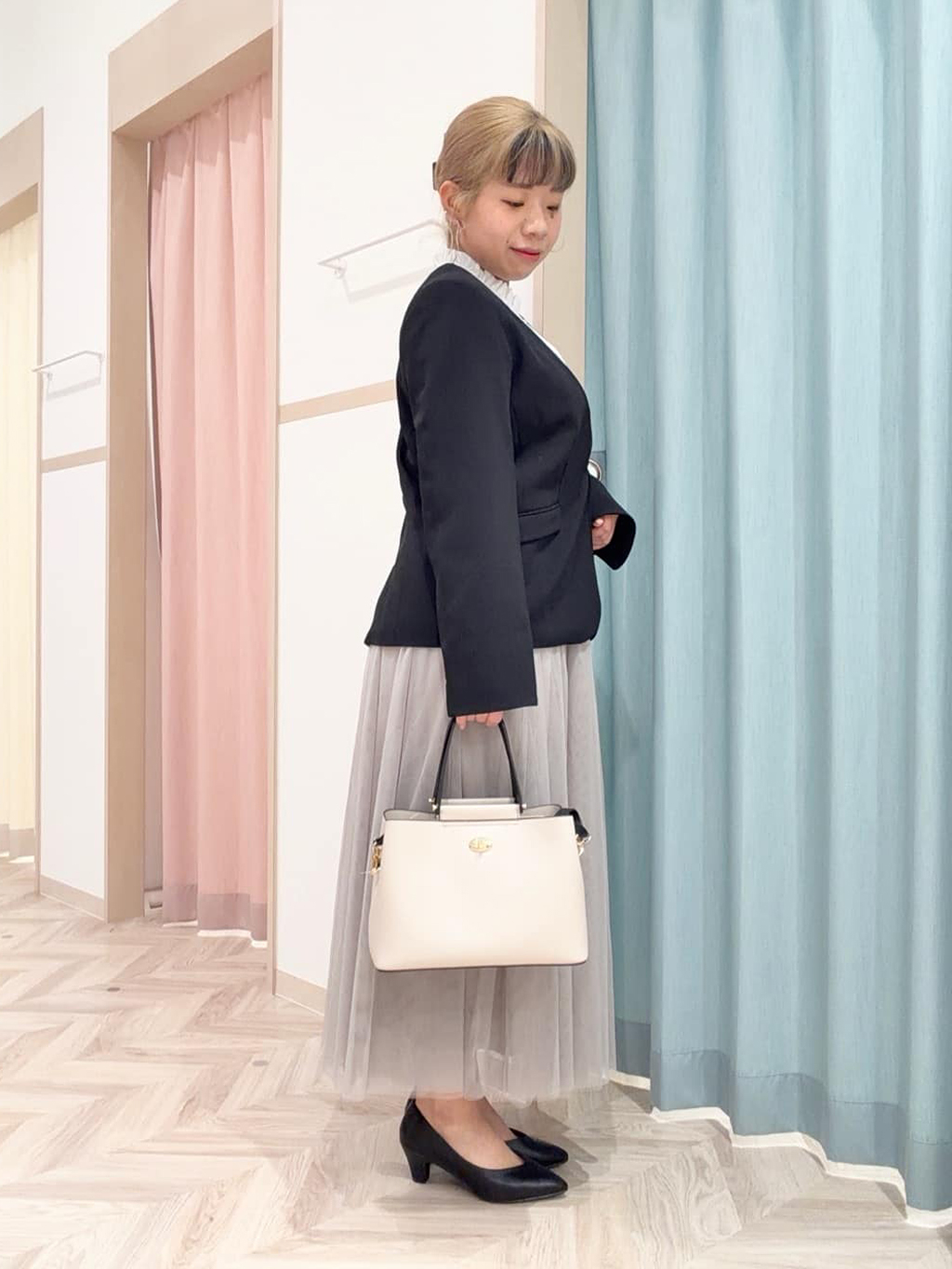 まちゃんなちゃんさんの「SHOO･LA･RUE｜【洗濯機可/セットアップ可/S-3L】きちんと楽に。カットジョーゼットノーカラージャケット」を使ったコーディネート