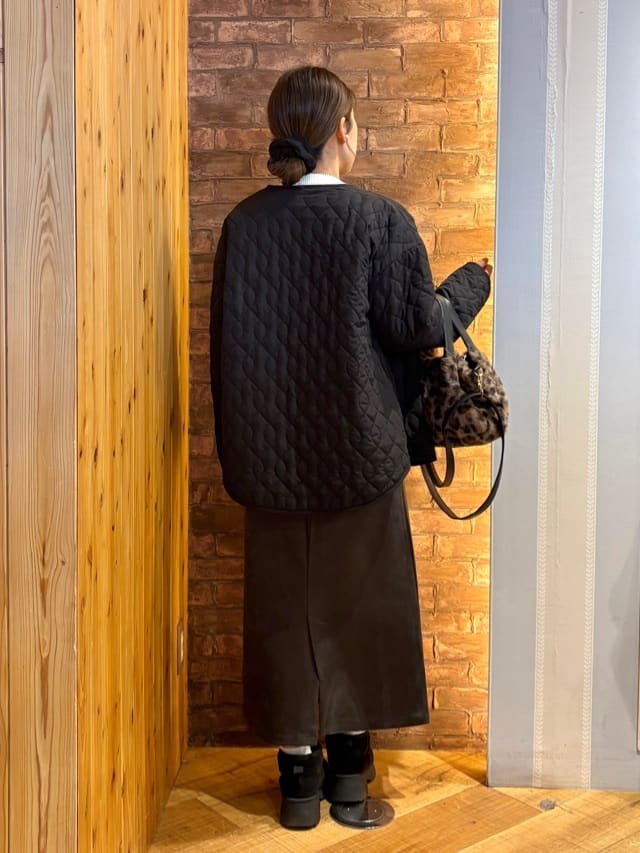 mieさんの「SHOO･LA･RUE｜【洗濯機可/S-LL】裾スカラップが差がつく コード刺繍ロゴニット」を使ったコーディネート