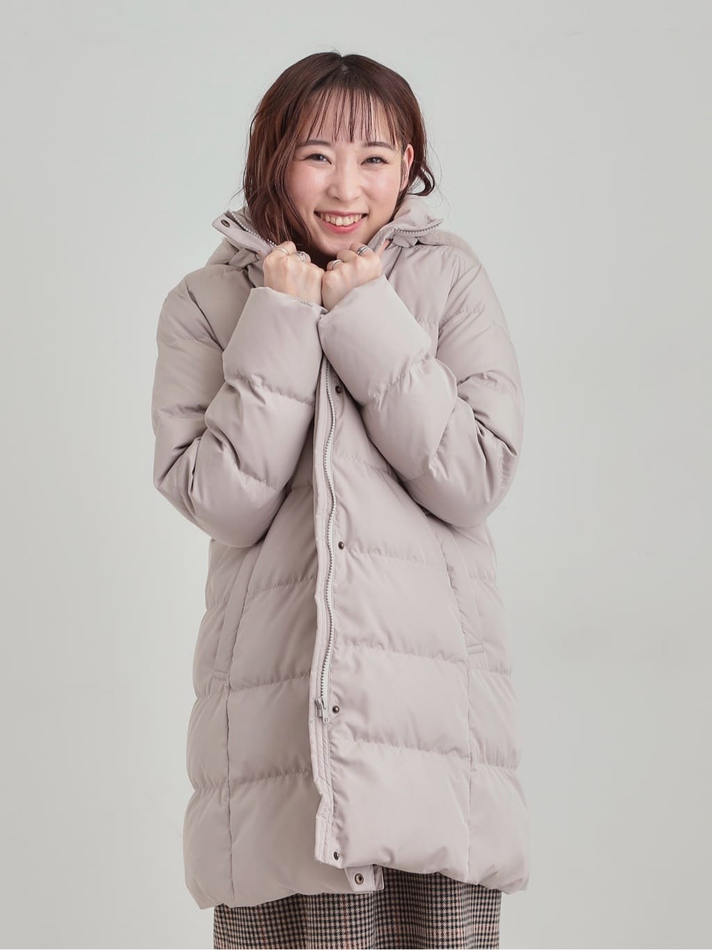 𝐜𝐡𝐢𝐤𝐚さんの「SHOO･LA･RUE｜【洗濯機可/撥水】フェイクファーフード ロングダウン」を使ったコーディネート