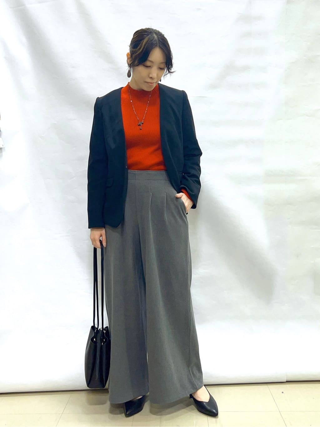 まっつんさんの「SHOO･LA･RUE｜【洗濯機可/セットアップ可/S-3L】きちんと楽に。カットジョーゼットノーカラージャケット」を使ったコーディネート