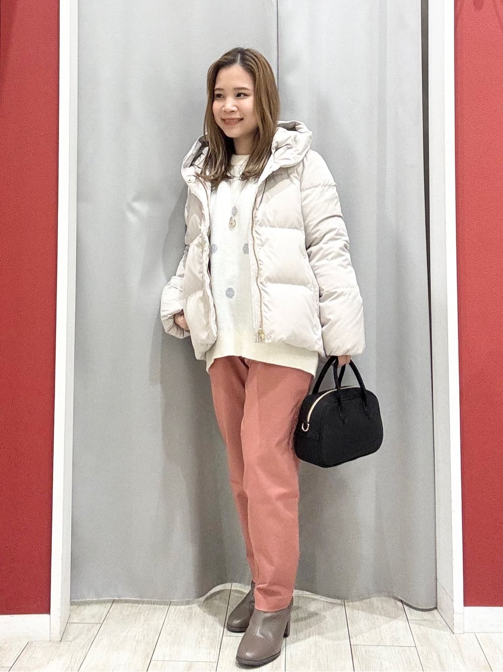 shioさんの「SHOO･LA･RUE｜【撥水/洗える】ショートフーディーダウン」を使ったコーディネート