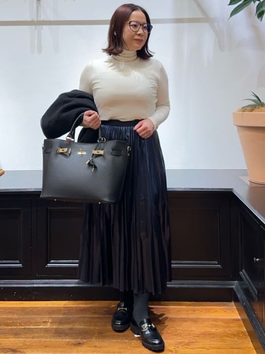 Asamiさんの「DRESSTERIOR｜【インナー使いに最適/しっとり暖かな吸湿発熱素材】タートルネックプルオーバー」を使ったコーディネート