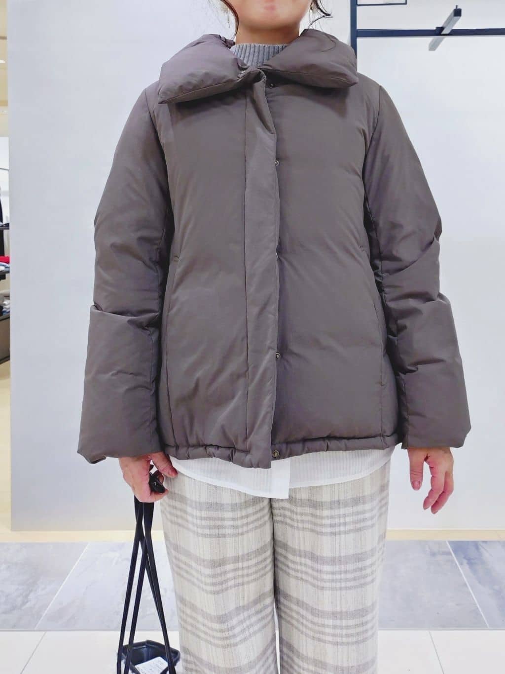 TOMOMIさんの「INDIVI｜【カシミヤ混】ミドルゲージ ハイネックニット」を使ったコーディネート