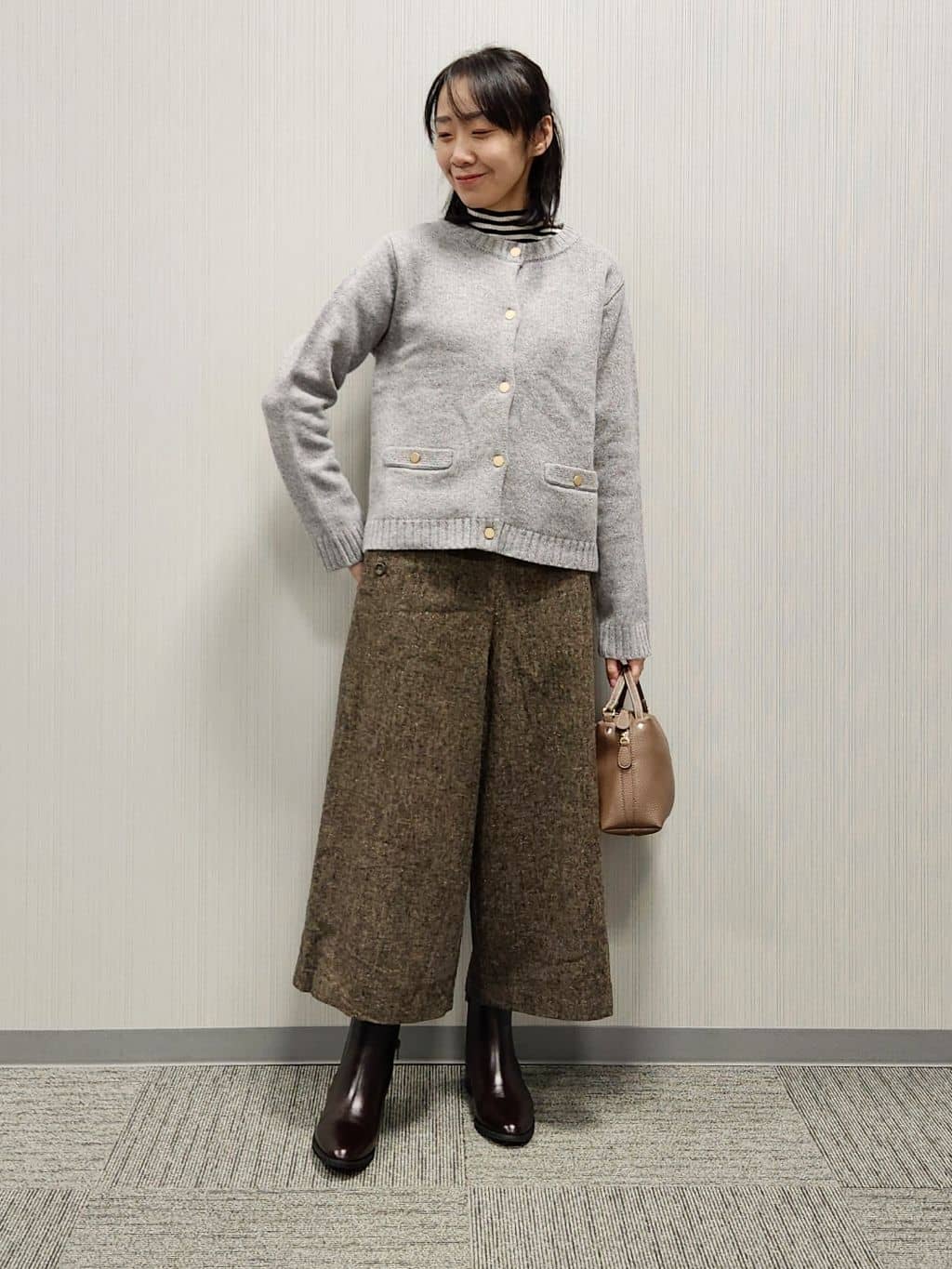naraさんの「Dessin｜ウールカシミヤカーディガン」を使ったコーディネート