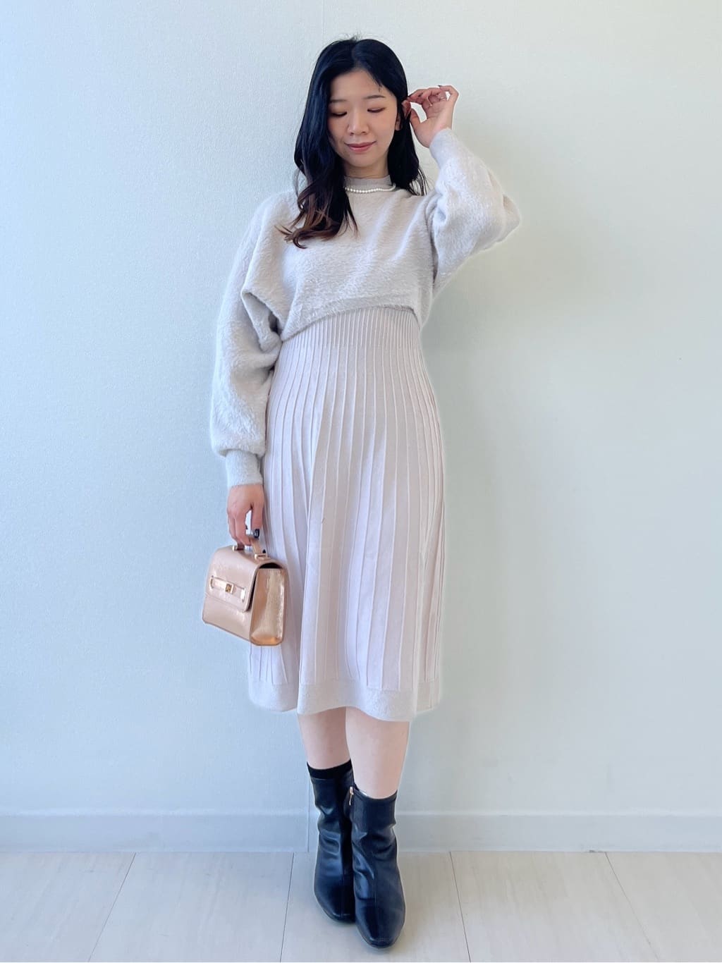Mori Moriさんの「index｜ラメフェザープルオーバーセット ニットワンピース【洗濯機OK】《XS～LL》」を使ったコーディネート
