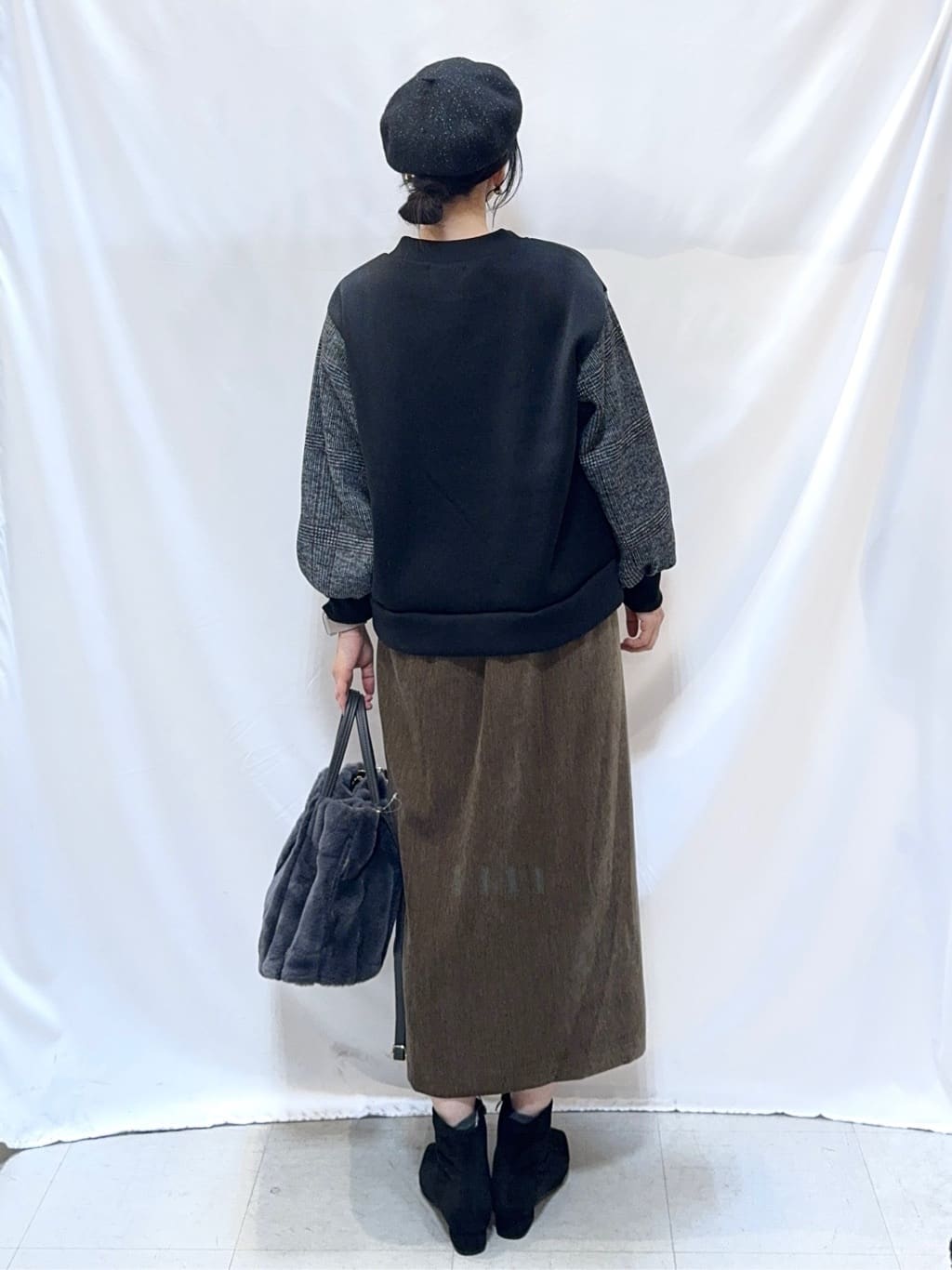 𝐇𝐢𝐫𝐨𝐦𝐢さんの「SHOO･LA･RUE｜【S-L/あったか】お袖チェック裏起毛トップス」を使ったコーディネート