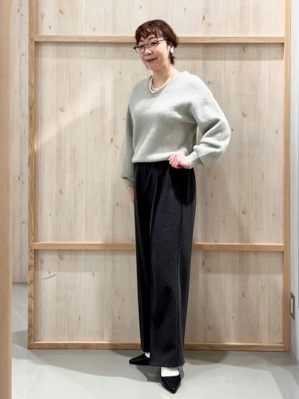 nakoさんの「THE SHOP TK｜【洗える】上品にきらめく フェザーラメニット」を使ったコーディネート