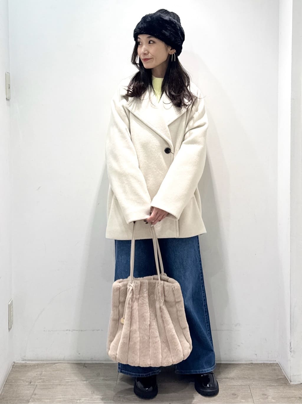 yuicciさんの「OPAQUE.CLIP｜カシミヤブレンドウールミドルピーコート」を使ったコーディネート