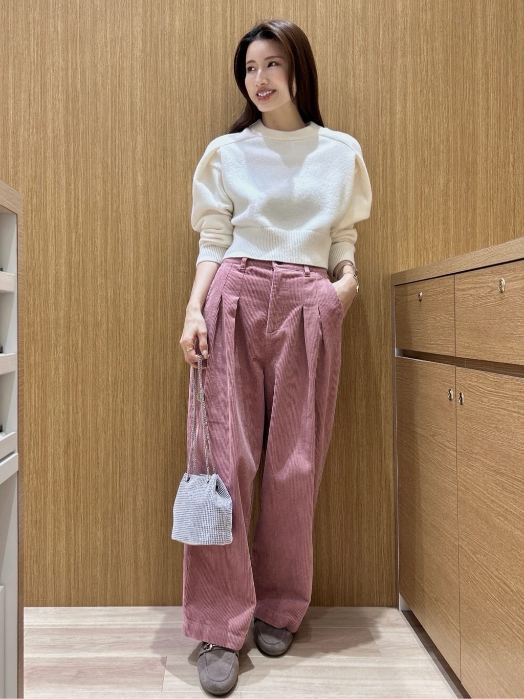 maiさんの「OPAQUE.CLIP｜ショルダータックショートニット【洗濯機OK】」を使ったコーディネート