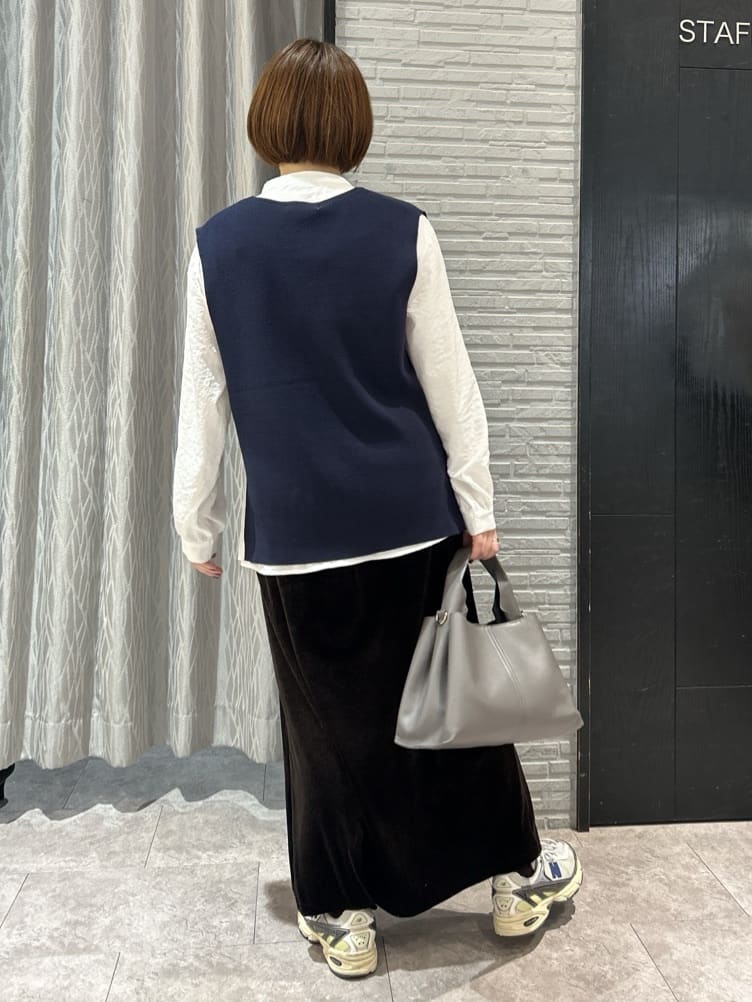 ga_riさんの「THE SHOP TK｜【春まで着られる】ニットベスト＆ブラウスセット/洗濯機OK」を使ったコーディネート
