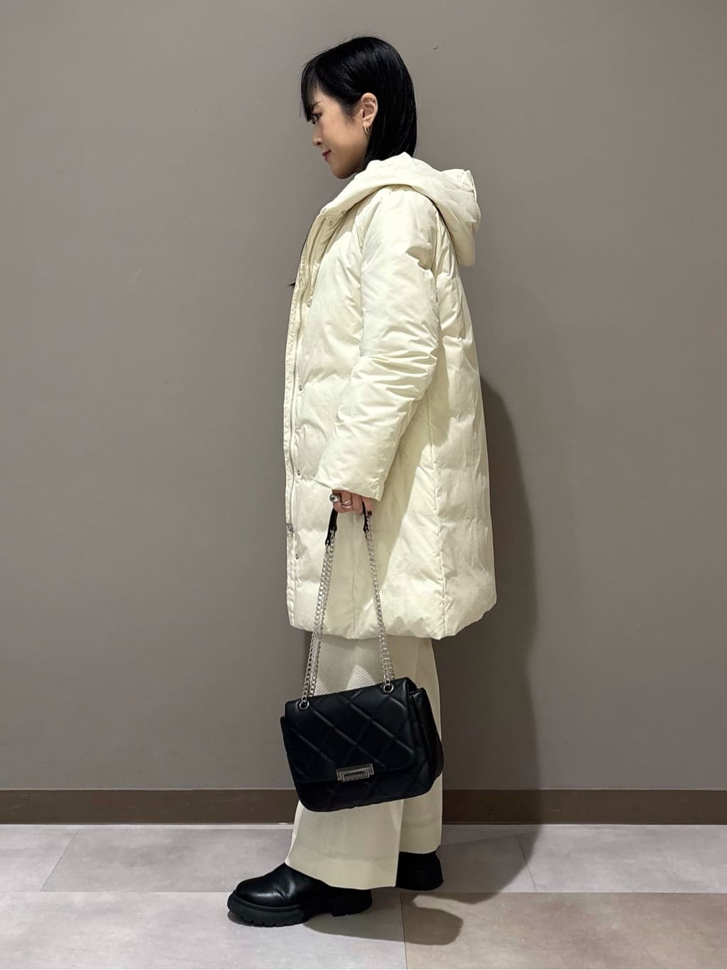 KEIKOさんの「INDIVI｜【撥水／洗える】ステッチレス ロングダウンコート」を使ったコーディネート