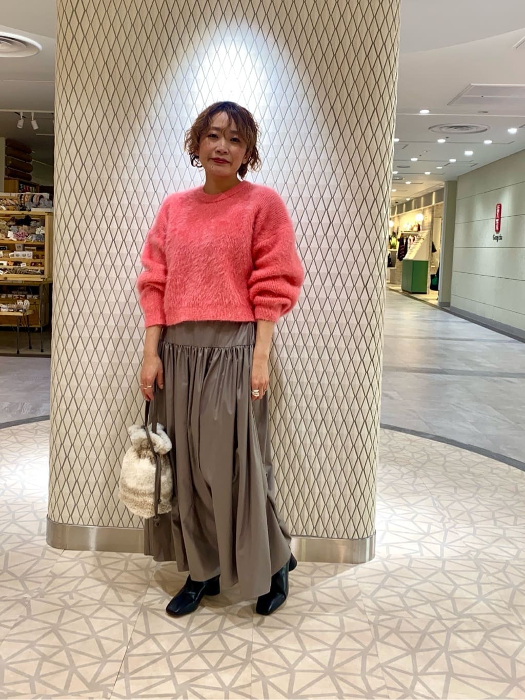 mari_831さんの「INDIVI｜ドロップショルダーシャギーニット」を使ったコーディネート