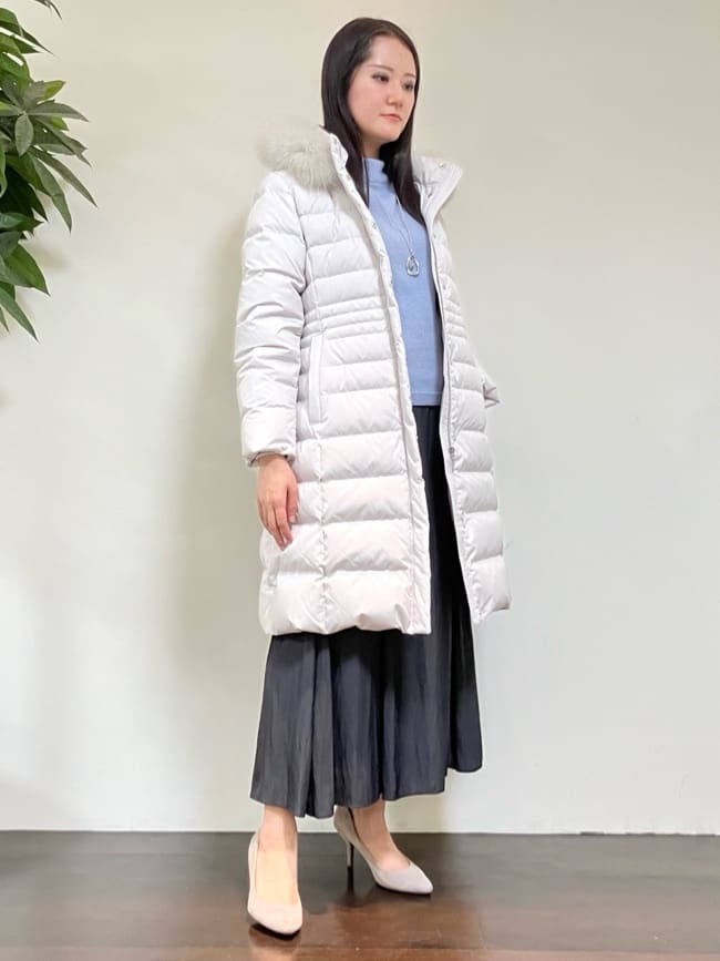 カレンさんの「UNTITLED｜【はっ水機能/フード取り外し可/防寒】ロングダウンコート」を使ったコーディネート