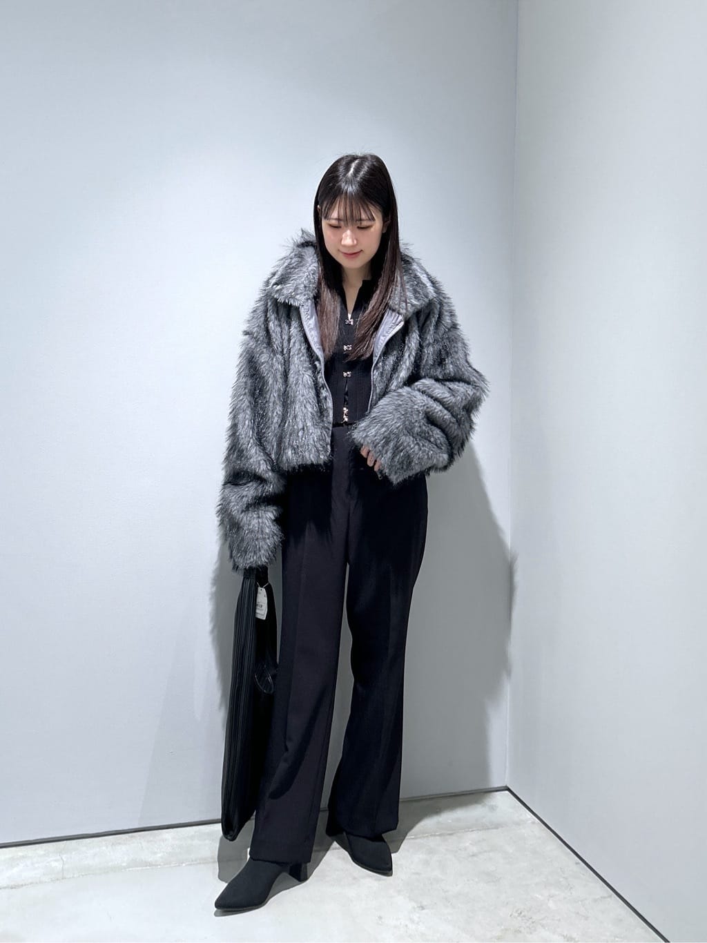 Renoさんの「INDIVI｜Timeless｜ストレートフレアパンツ」を使ったコーディネート