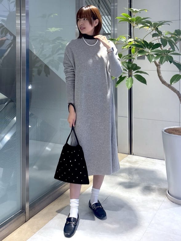 yukaさんの「UNTITLED｜【ロング丈/ゆったりシルエット】テントライン ニットワンピース」を使ったコーディネート