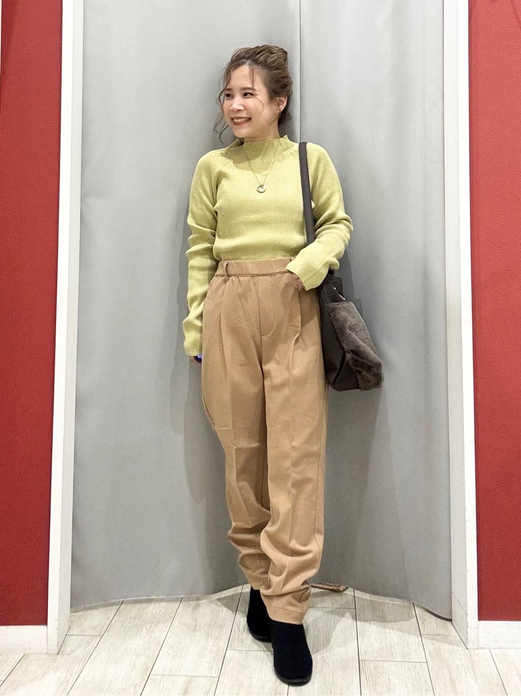 shioさんの「SHOO･LA･RUE｜【撥水/洗える】ショートフーディーダウン」を使ったコーディネート